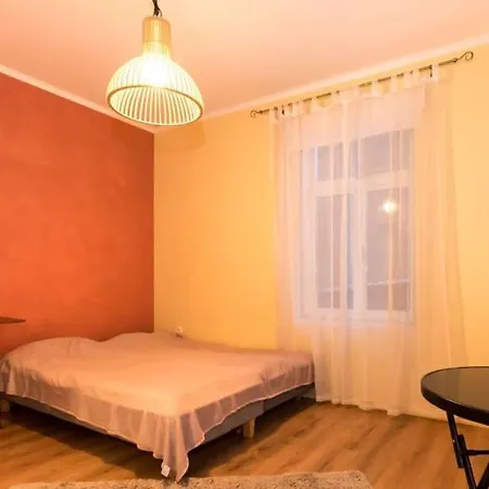 Comfortable Close To Old Town And Parks Διαμέρισμα